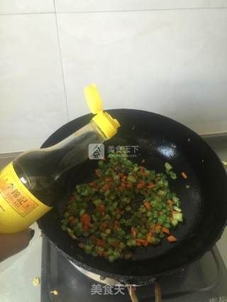 蔬菜鸡蛋炒饭的做法步骤：7