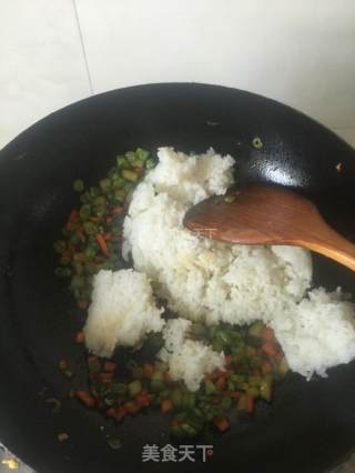 蔬菜鸡蛋炒饭的做法步骤：8