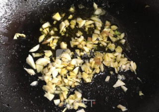 肉末茄子煲——教你茄子吸油少的秘诀，砂锅煲越放越入味？的做法步骤：7