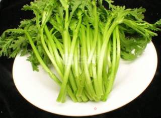 健康蒸菜茼蒿杆的做法步骤：1