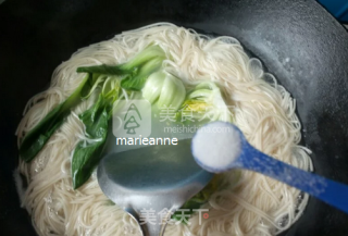 爱心鸡蛋蔬菜面的做法步骤：8
