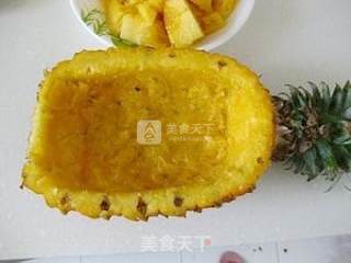 虾仁鸡蛋菠萝炒饭的做法步骤：2