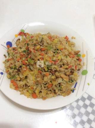 虾仁鸡蛋菠萝炒饭的做法步骤：7