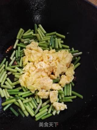 蒜苔炒鸡蛋的做法步骤：7