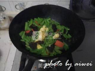 菠菜杆炒鸡蛋的做法步骤：9