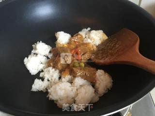 咖喱牛肉蛋包饭的做法步骤：5