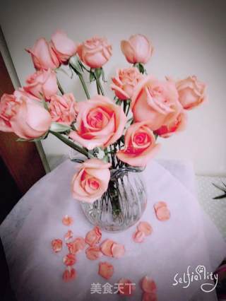 玫瑰花蜜的做法步骤：1