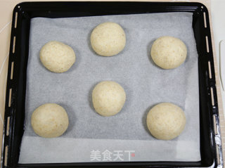 面包的做法大全：全麦芝麻包的做法步骤：4