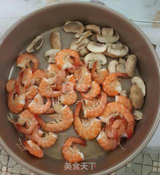 鲜虾猪肉披萨的做法步骤：9