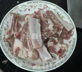 红烧排骨的做法步骤：1