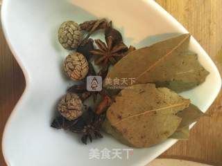台湾老师傅的番茄牛肉面的做法步骤：4