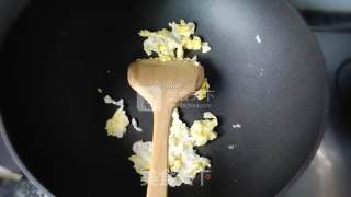 简易蛋炒饭的做法步骤：2