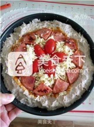 【不用揉面的厚底披萨】圣女果火腿披萨的做法步骤：13