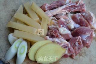 酸萝卜老鸭汤的做法步骤：2