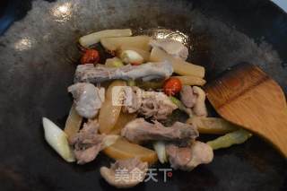酸萝卜老鸭汤的做法步骤：5