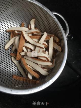 水芹炒香干的做法步骤：5
