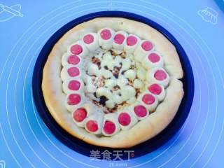 火腿花边肉丁披萨的做法步骤：6