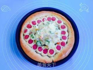 火腿花边肉丁披萨的做法步骤：8