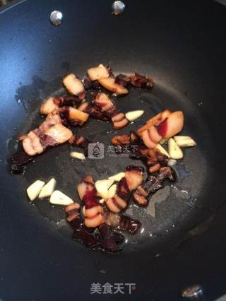 腊肉炒卷心菜的做法步骤：4
