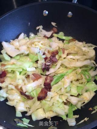 腊肉炒卷心菜的做法步骤：7