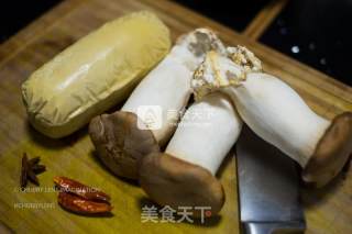 酱烧素鸡的做法步骤：1