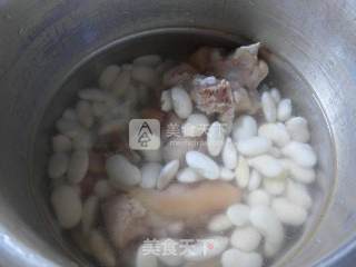 白芸豆猪蹄汤的做法步骤：5