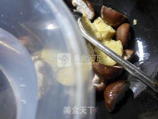 香菇烧鲜素鸡的做法步骤：5