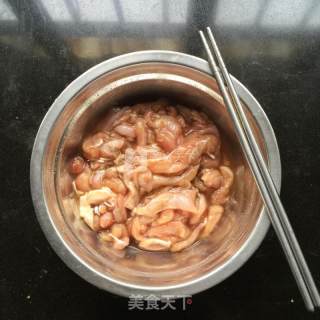 香酥鸡柳的做法步骤：1
