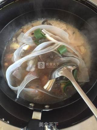 小鸡炖蘑菇的做法步骤：6