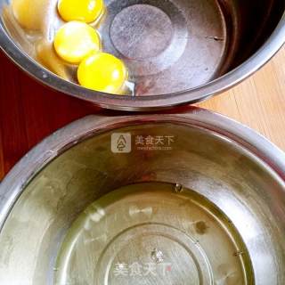 双色戚风的做法步骤：2