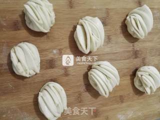 椒盐花卷的做法步骤：8