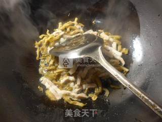 榨菜肉丝玉米粉疙瘩块的做法步骤：5