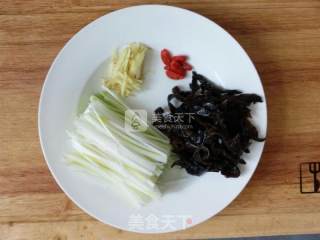 滑炒白玉菇的做法步骤：3