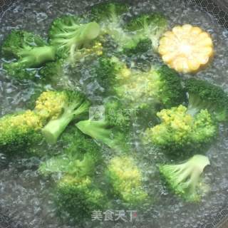 简易番茄肉酱意面的做法步骤：3