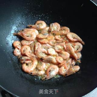 避风塘炒虾的做法步骤：3