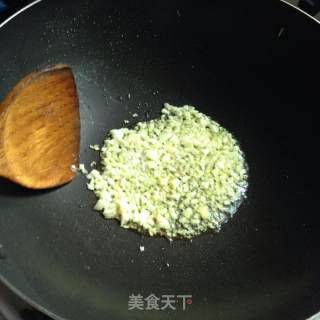 避风塘炒虾的做法步骤：5