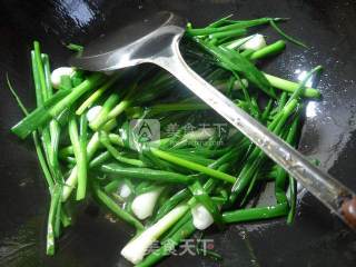 香葱烧虎皮鸡蛋的做法步骤：4