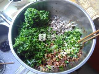 小白菜香菇肉水饺的做法步骤：4