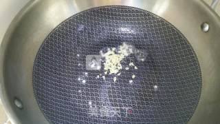 虾仁玉米炒甜豆的做法步骤：2