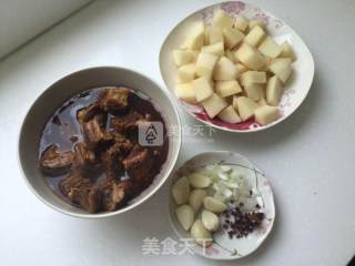 牛肉炖土豆的做法步骤：3