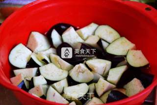 让米饭和茄子温柔缠绵【红烧茄子】的做法步骤：4