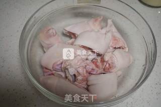 猪蹄莲藕芦笋汤的做法步骤：3