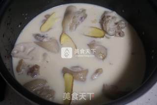 猪蹄莲藕芦笋汤的做法步骤：7