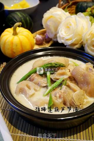猪蹄莲藕芦笋汤的做法步骤：9