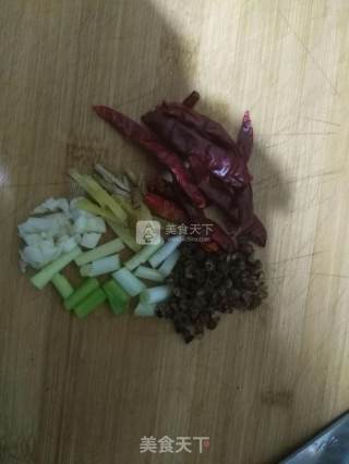 爆炒海螺丝的做法步骤：2