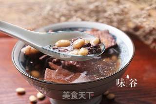 双豆土茯苓猪骨汤的做法步骤：5
