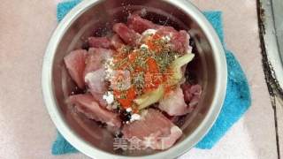 煎瘦肉片的做法步骤：1