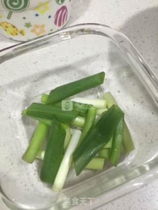 小炖肉葱油面的做法步骤：3