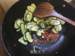 紫苏煎黄瓜的做法步骤：4