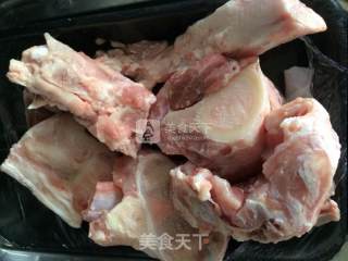 牛肉粉丝汤的做法步骤：1